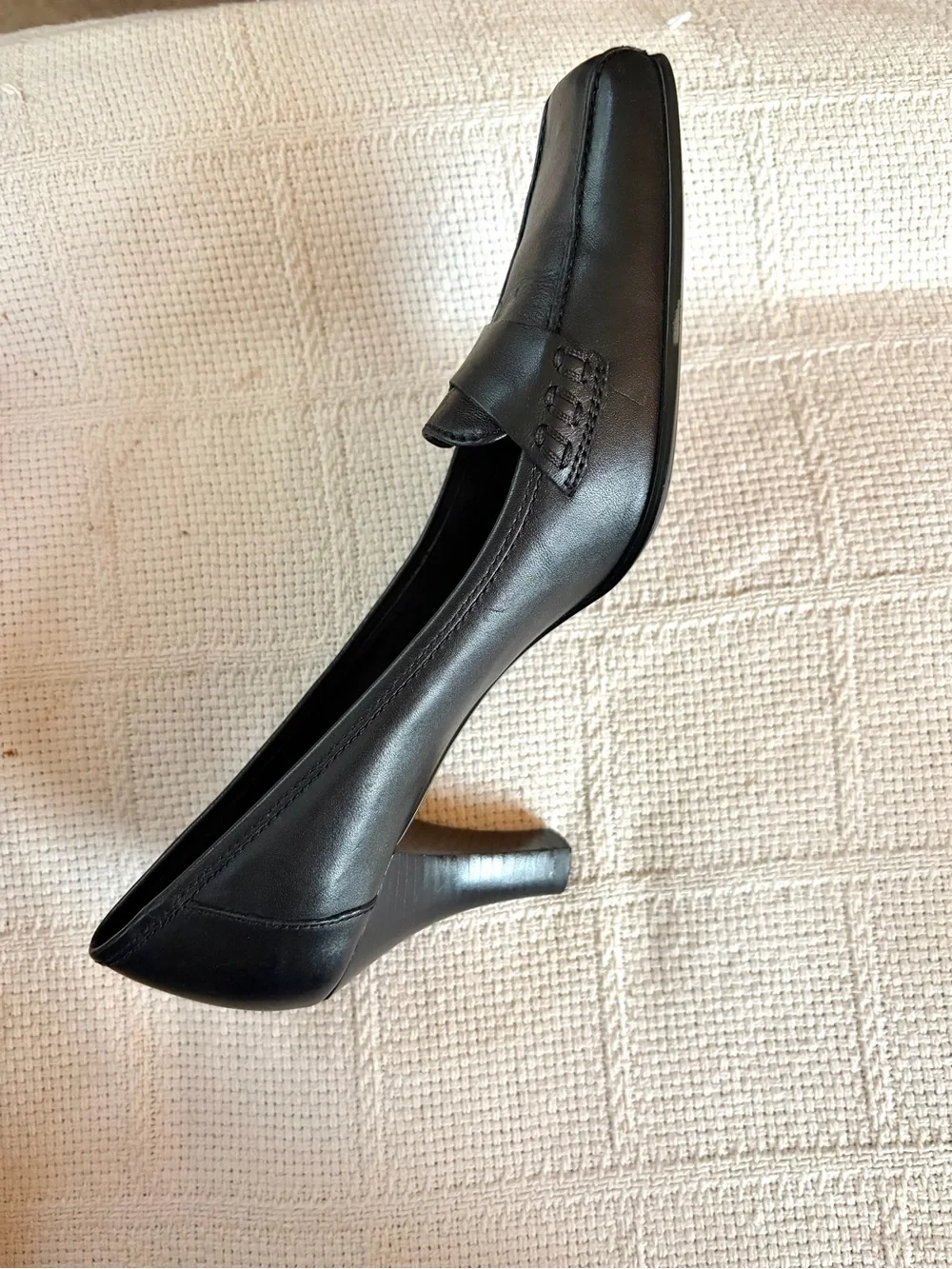 Etienne Aigner classic black
